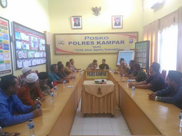Kapolres Kampar Silaturahmi dengan Tomas Perhentian Raja